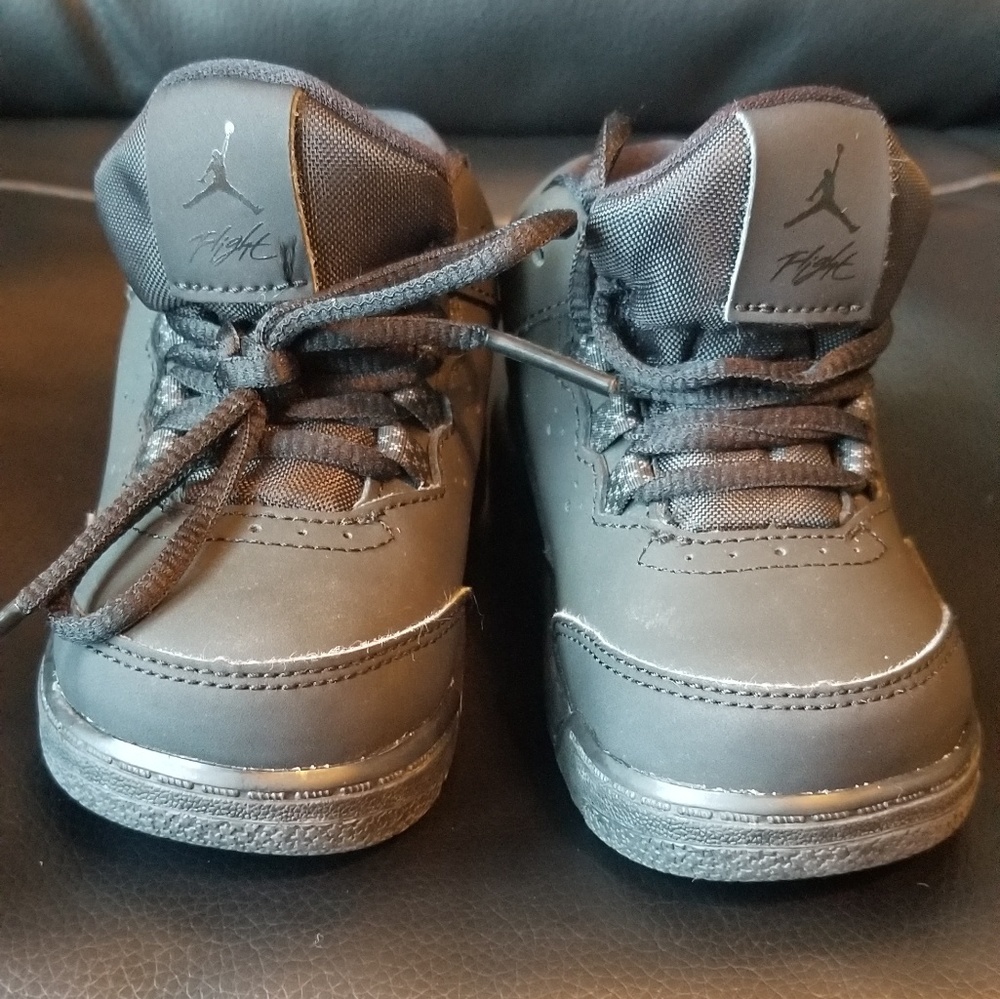 🌚 JORDAN Black/Dark Grey (Size 5c)